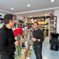 Entrega de cravos nas Instituições e Comércio Local